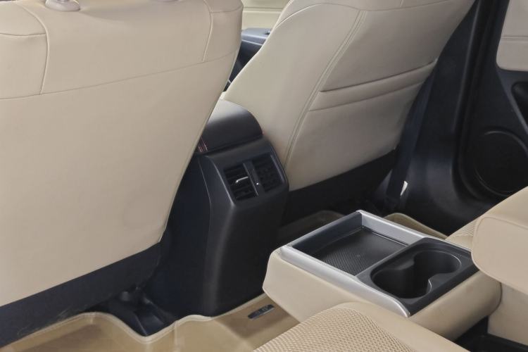 Used Honda Jade 2013 1.8L automatic Comfort version 5 seats Interior 11