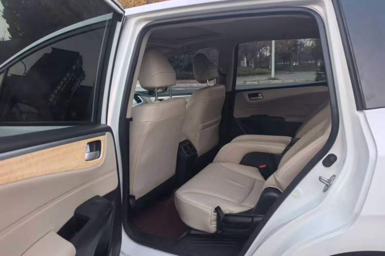 Used Honda Jade 2013 1.8L CVT Luxury Edition 6 seats Interior 2
