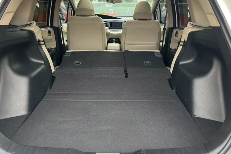 Used Honda Jade 2013 1.8L CVT Luxury Edition 5 seats Interior 4