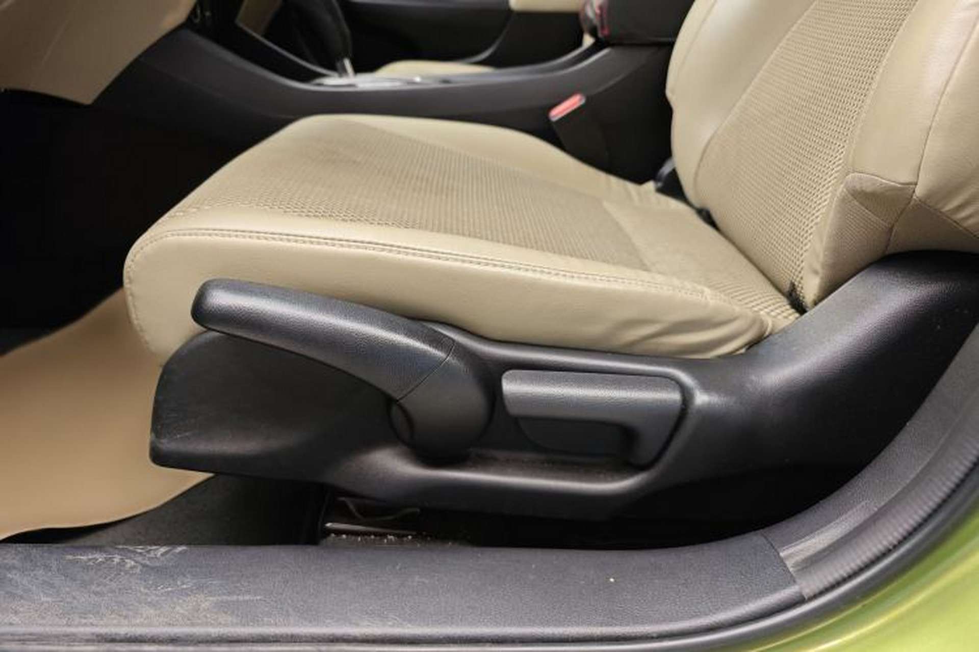 Used Honda Jade 2013 1.8L automatic Comfort version 5 seats Interior 5