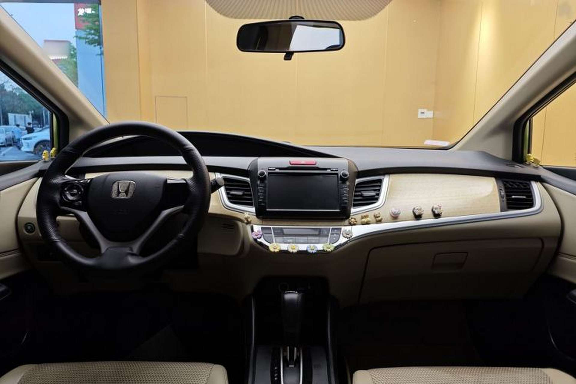 Used Honda Jade 2013 1.8L automatic Comfort version 5 seats Interior 8