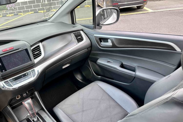 Used Honda Jade 2013 1.8L automatic Comfort version 5 seats Interior 8