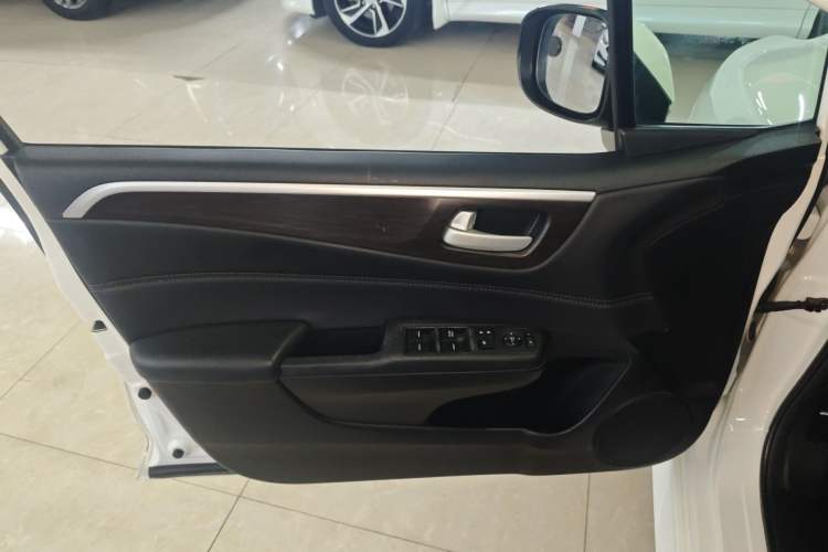 Used Honda Jade 2013 1.8L automatic Comfort version 5 seats Left Front Door Interior