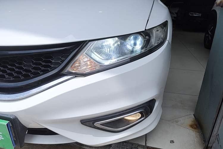 Used Honda Jade 2013 1.8L automatic Comfort version 5 seats Left Front Headlight