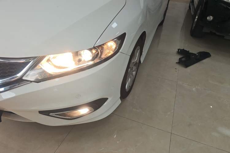 Used Honda Jade 2013 1.8L automatic Comfort version 5 seats Left Front Headlight