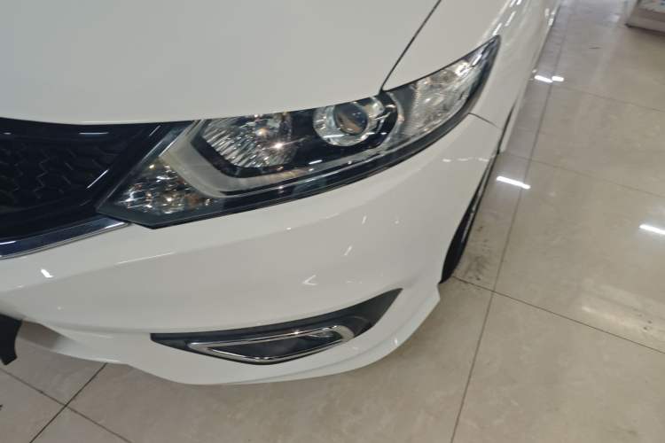Used Honda Jade 2013 1.8L automatic Comfort version 5 seats Left Front Headlight