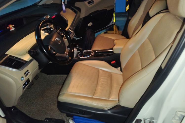 Used Honda Jade 2013 1.8L CVT Luxury Edition 5 seats Left Front Seat