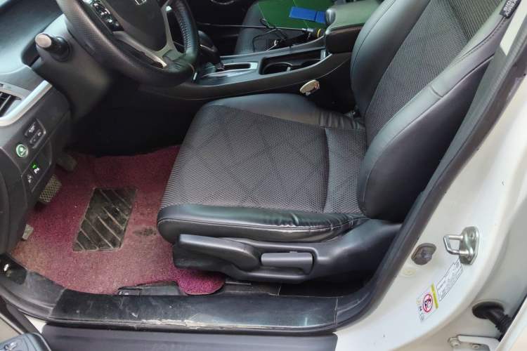 Used Honda Jade 2013 1.8L automatic Comfort version 5 seats Left Front Seat