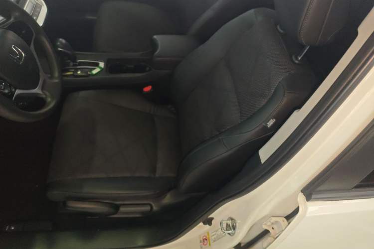 Used Honda Jade 2013 1.8L automatic Comfort version 5 seats Left Front Seat