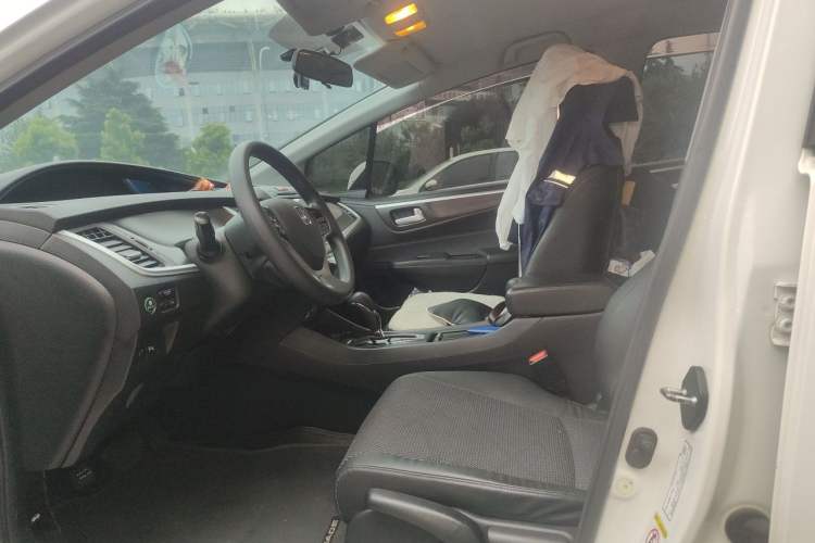 Used Honda Jade 2013 1.8L automatic Comfort version 5 seats Left Front Seat