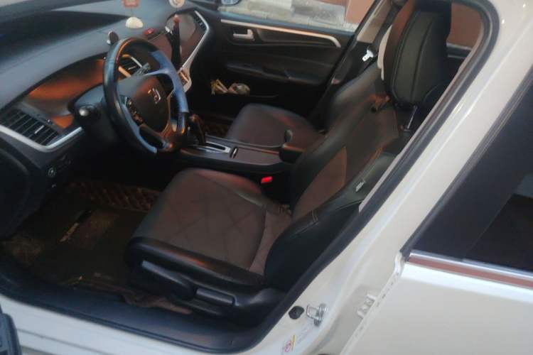 Used Honda Jade 2013 1.8L automatic Comfort version 5 seats Left Front Seat