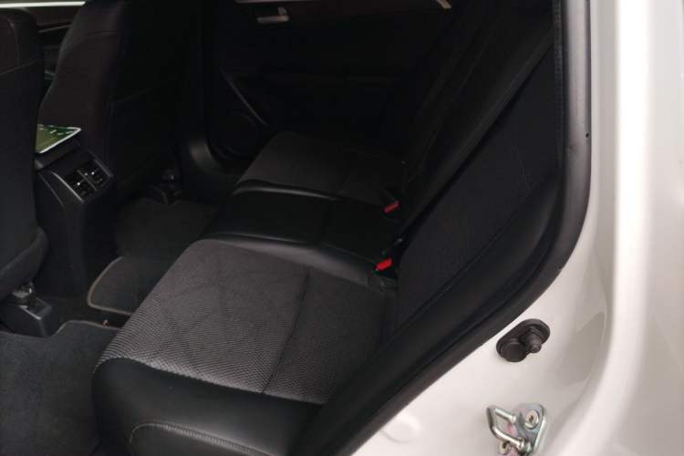 Used Honda Jade 2013 1.8L automatic Comfort version 5 seats Left Rear Seat