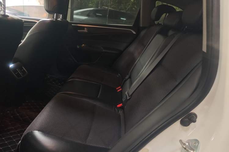 Used Honda Jade 2013 1.8L automatic Comfort version 5 seats Left Rear Seat