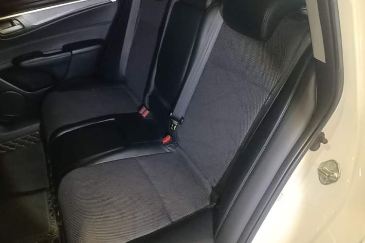 Used Honda Jade 2013 1.8L automatic Comfort version 5 seats Left Rear Seat