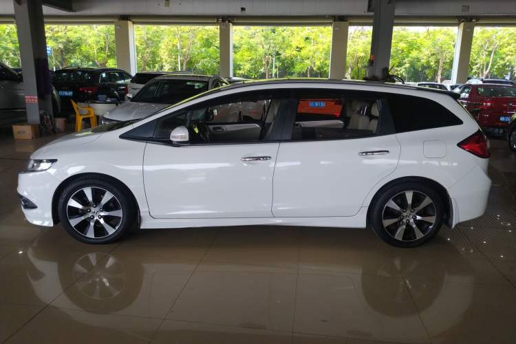 Used Honda Jade 2013 1.8L CVT Luxury Edition 6 seats Left Side