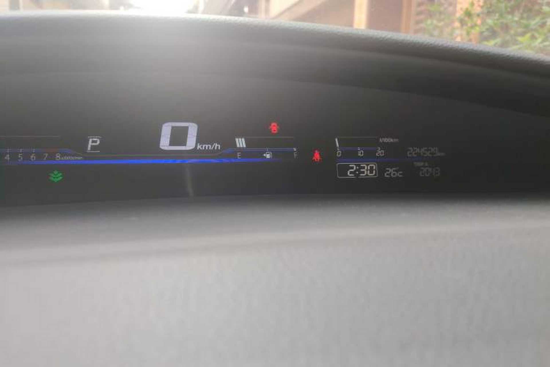 Used Honda Jade 2013 1.8L automatic Comfort version 5 seats Odometer Close Up