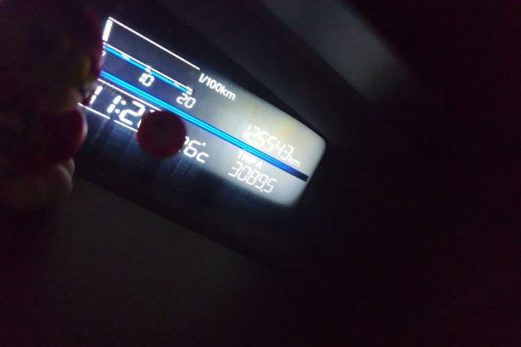 Used Honda Jade 2013 1.8L CVT Luxury Edition 5 seats Odometer Close Up