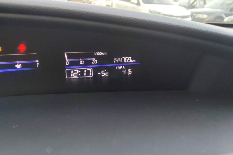 Used Honda Jade 2013 1.8L automatic Comfort version 5 seats Odometer Close Up