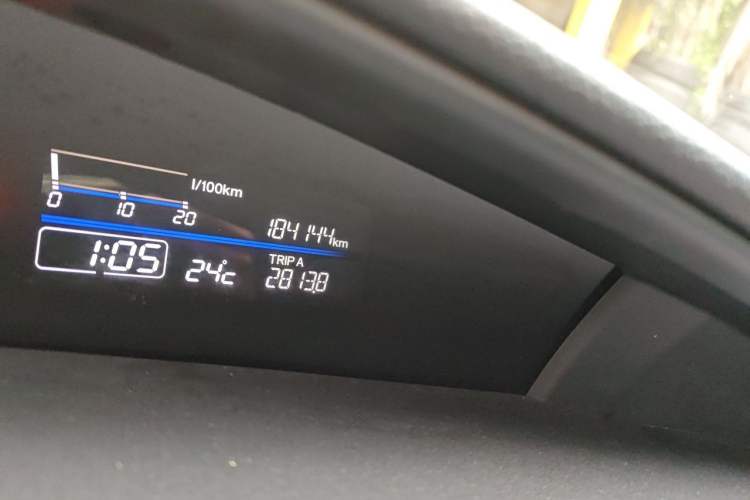 Used Honda Jade 2013 1.8L CVT Luxury Edition 5 seats Odometer Close Up