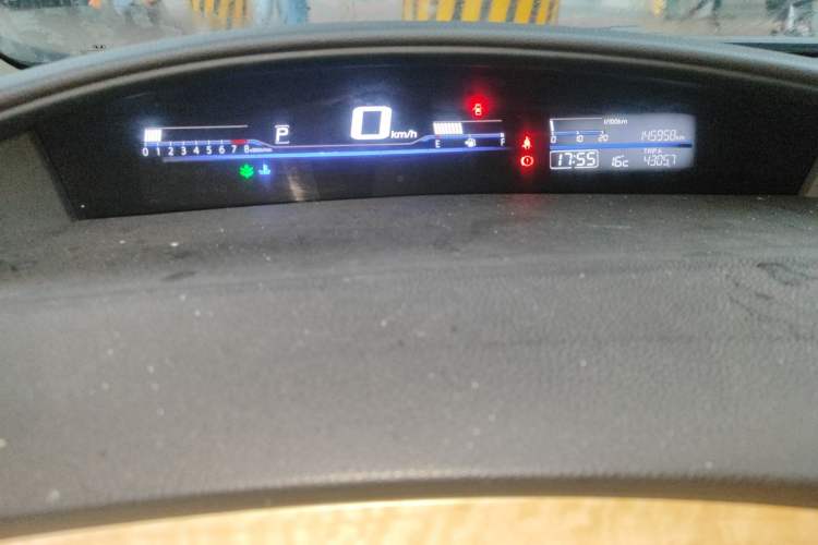 Used Honda Jade 2013 1.8L automatic Comfort version 5 seats Odometer Close Up