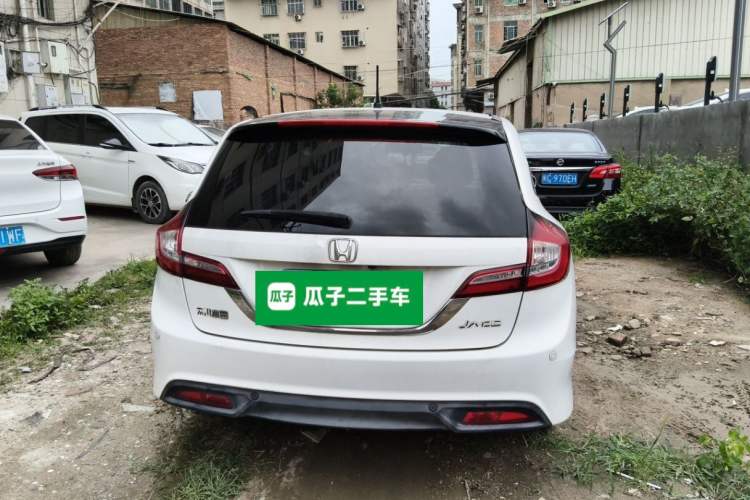 Used Honda Jade 2013 1.8L automatic Comfort version 5 seats Rear