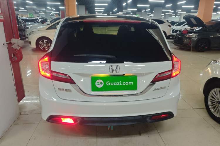 Used Honda Jade 2013 1.8L automatic Comfort version 5 seats Rear
