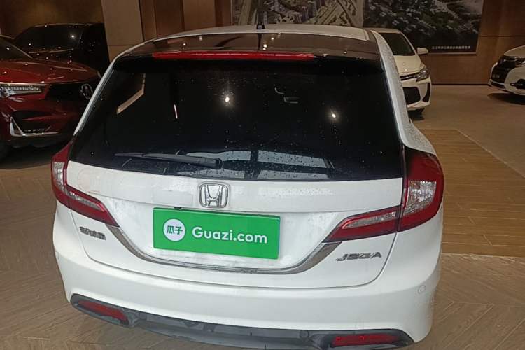 Used Honda Jade 2013 1.8L automatic Comfort version 5 seats Rear