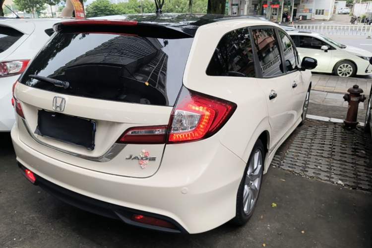 Used Honda Jade 2013 1.8L automatic Comfort version 5 seats Rear Right 45 Deg
