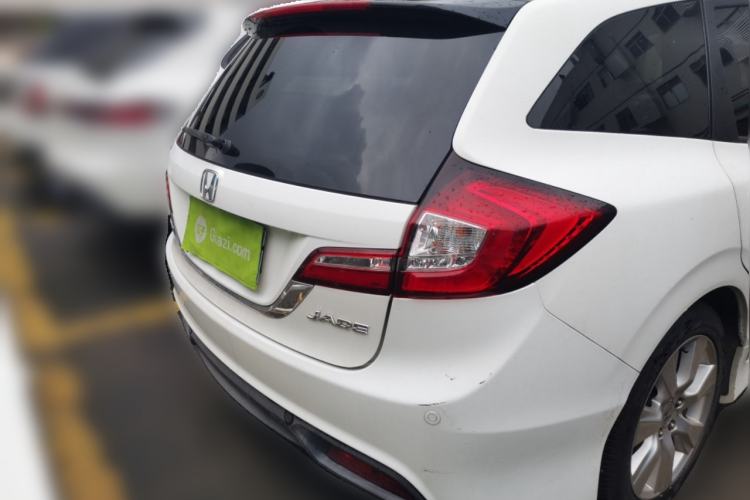 Used Honda Jade 2013 1.8L automatic Comfort version 5 seats Rear