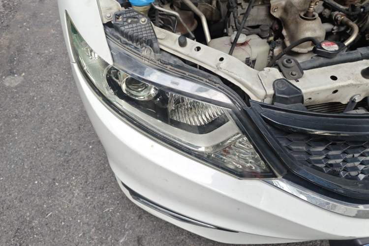 Used Honda Jade 2013 1.8L automatic Comfort version 5 seats Right Front Headlight