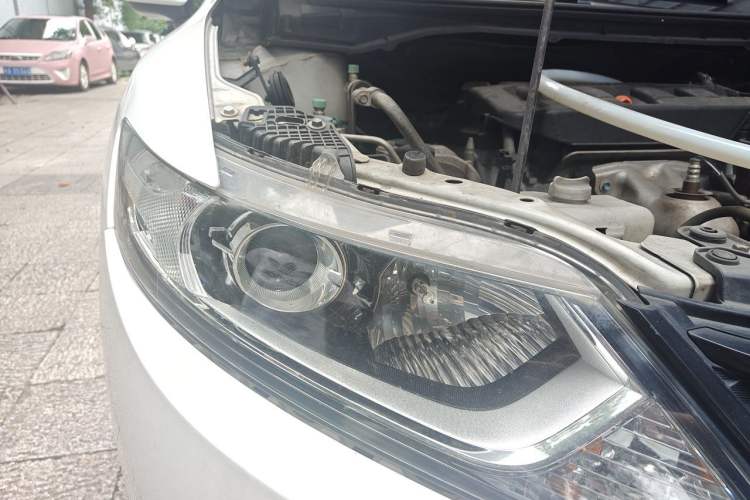 Used Honda Jade 2013 1.8L automatic Comfort version 5 seats Right Front Headlight