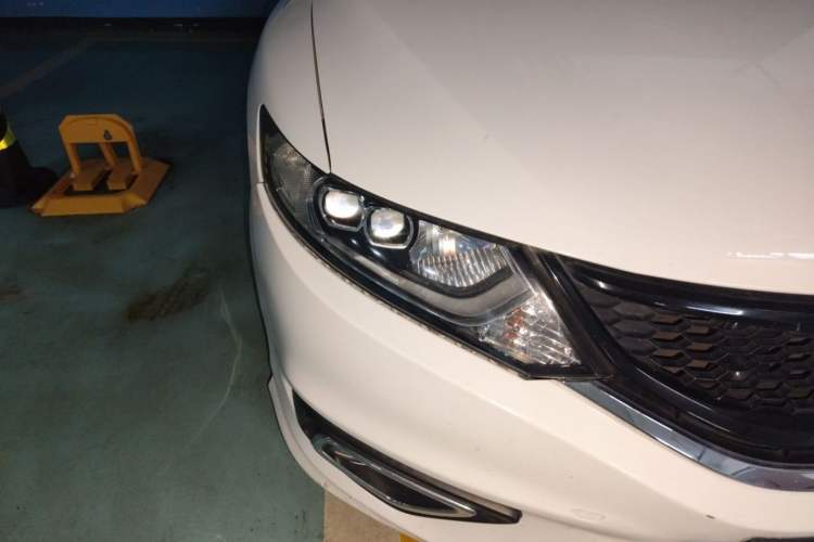 Used Honda Jade 2013 1.8L CVT Luxury Edition 5 seats Right Front Headlight