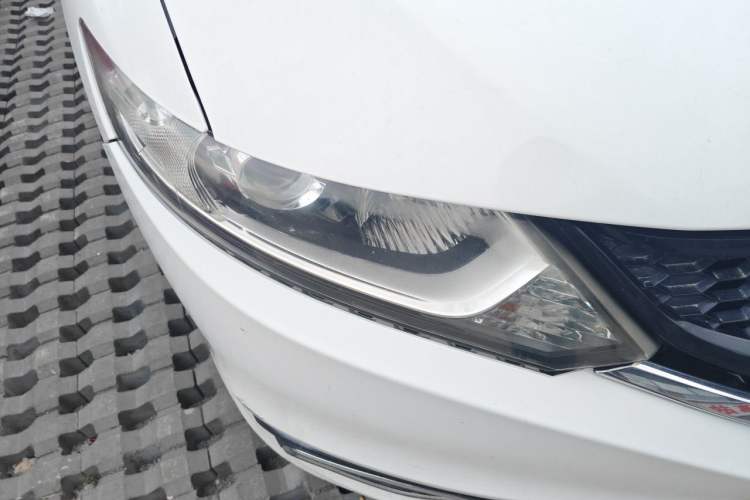 Used Honda Jade 2013 1.8L automatic Comfort version 5 seats Right Front Headlight