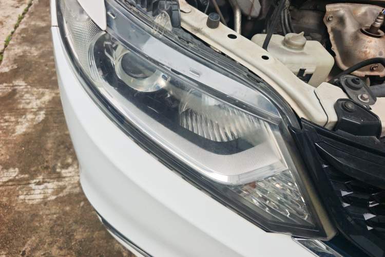 Used Honda Jade 2013 1.8L automatic Comfort version 5 seats Right Front Headlight
