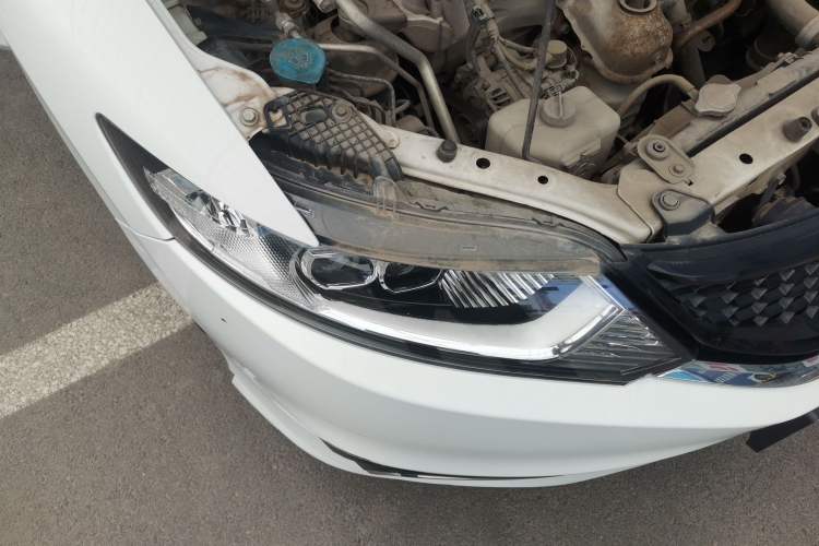 Used Honda Jade 2013 1.8L CVT Luxury Edition 5 seats Right Front Headlight