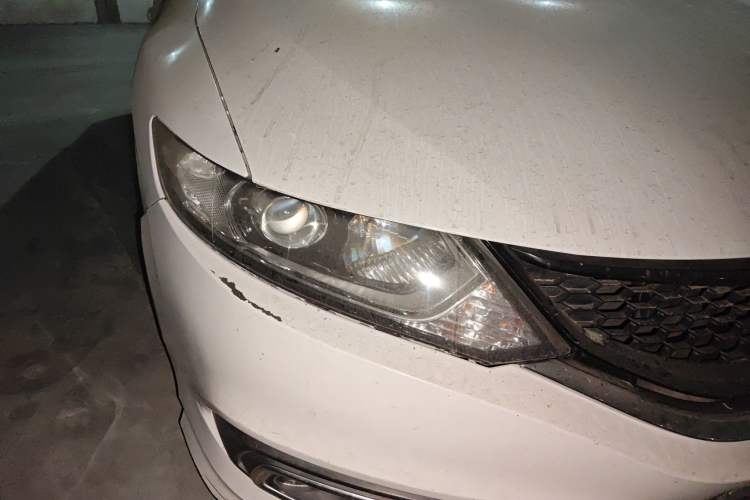Used Honda Jade 2013 1.8L automatic Comfort version 5 seats Right Front Headlight