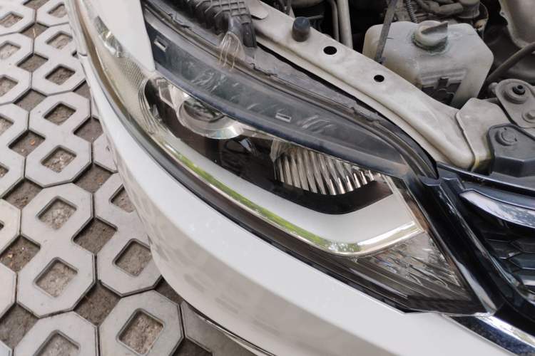 Used Honda Jade 2013 1.8L automatic Comfort version 5 seats Right Front Headlight