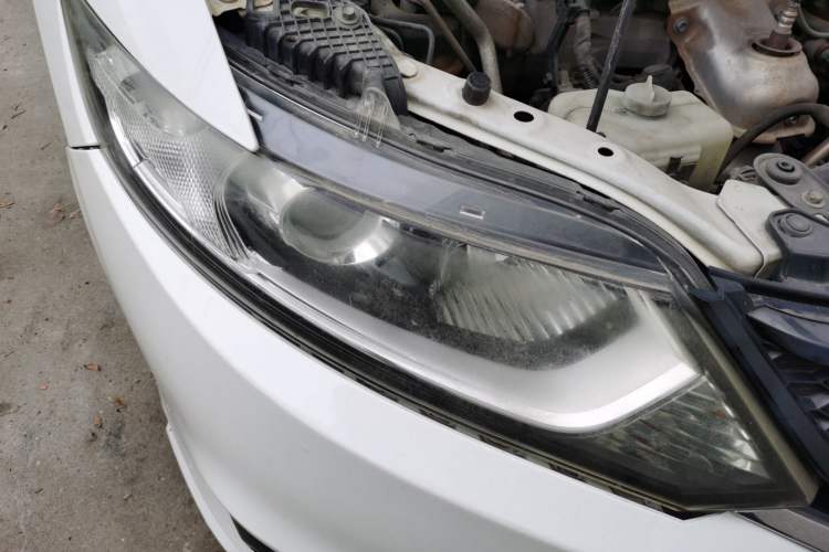 Used Honda Jade 2013 1.8L automatic Comfort version 5 seats Right Front Headlight