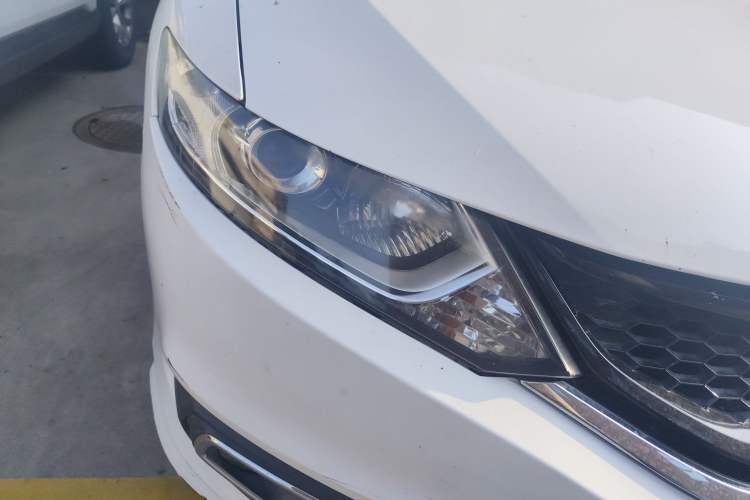 Used Honda Jade 2013 1.8L automatic Comfort version 5 seats Right Front Headlight