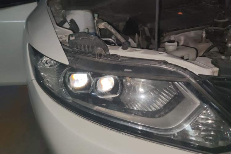 Used Honda Jade 2013 1.8L CVT Luxury Edition 6 seats Right Front Headlight