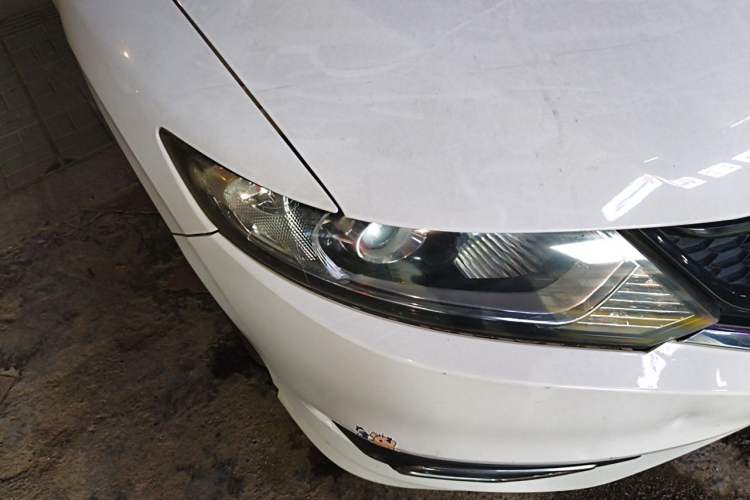 Used Honda Jade 2013 1.8L automatic Comfort version 5 seats Right Front Headlight