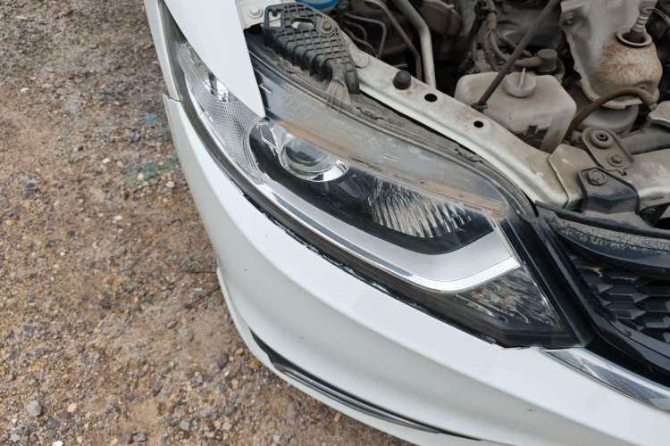 Used Honda Jade 2013 1.8L automatic Comfort version 5 seats Right Front Headlight