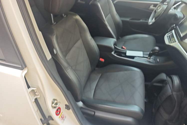 Used Honda Jade 2013 1.8L automatic Comfort version 5 seats Right Front Seat