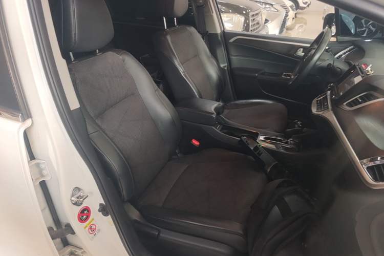 Used Honda Jade 2013 1.8L automatic Comfort version 5 seats Right Front Seat