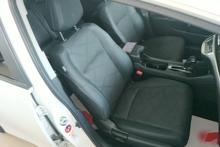 Used Honda Jade 2013 1.8L automatic Comfort version 5 seats Right Front Seat