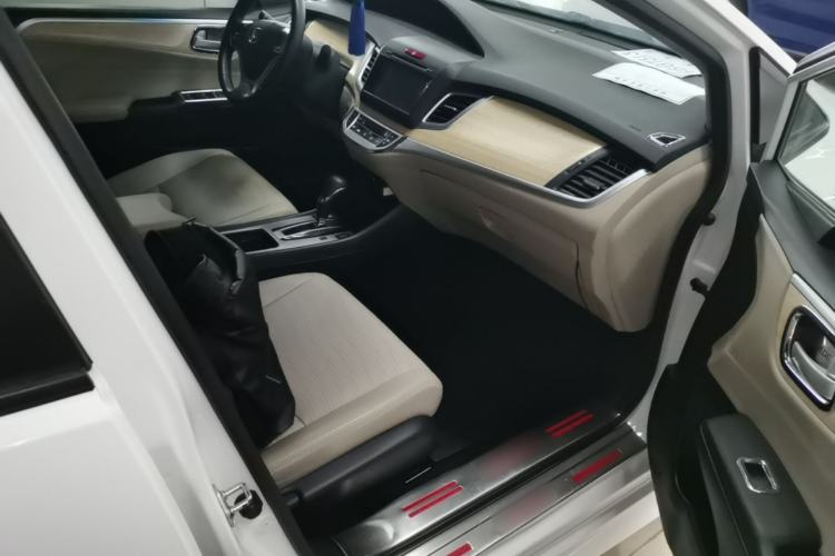 Used Honda Jade 2013 1.8L CVT Luxury Edition 5 seats Right Front Seat