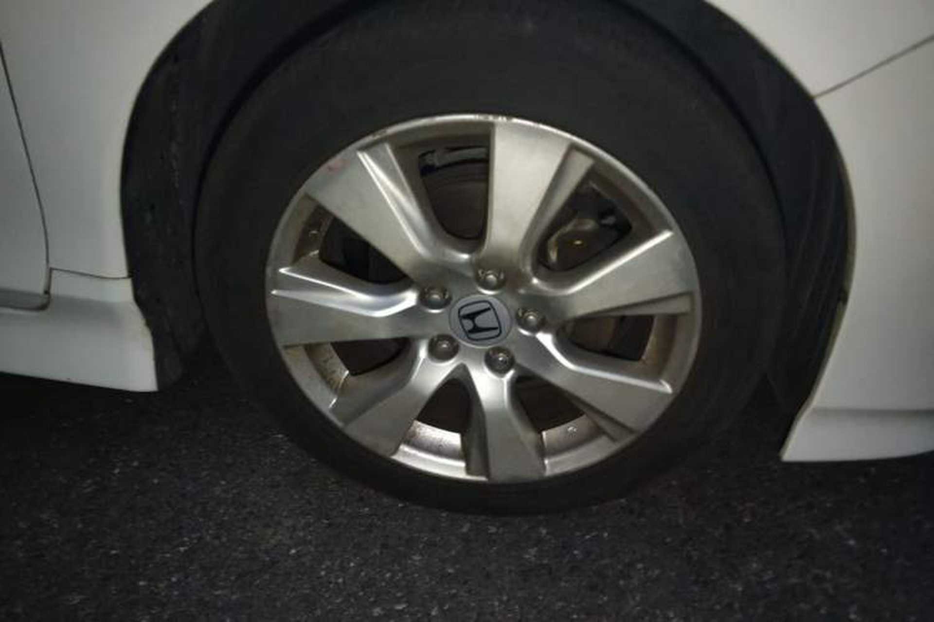 Used Honda Jade 2013 1.8L automatic Comfort version 5 seats Right Front Wheel Hub