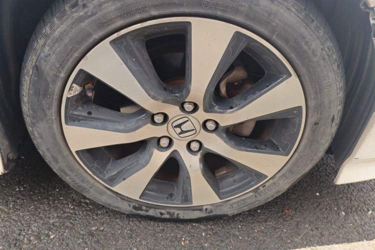 Used Honda Jade 2013 1.8L CVT Luxury Edition 5 seats Right Front Wheel Hub
