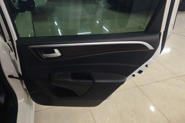 Used Honda Jade 2013 1.8L automatic Comfort version 5 seats Right Rear Door Interior