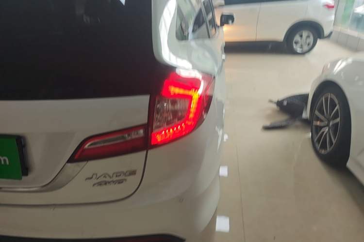 Used Honda Jade 2013 1.8L automatic Comfort version 5 seats Right Rear Taillight